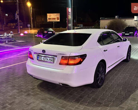 Белый Лексус ЛС, объемом двигателя 4.97 л и пробегом 326 тыс. км за 10900 $, фото 5 на Automoto.ua