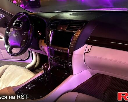 Белый Лексус ЛС, объемом двигателя 5 л и пробегом 330 тыс. км за 11400 $, фото 3 на Automoto.ua