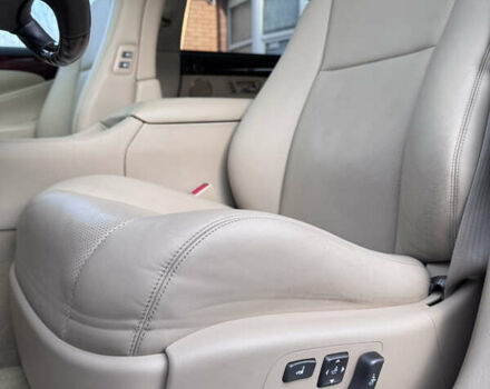 Білий Лексус ЛС, об'ємом двигуна 4.61 л та пробігом 118 тис. км за 15999 $, фото 34 на Automoto.ua