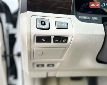 Белый Лексус ЛС, объемом двигателя 4.61 л и пробегом 167 тыс. км за 9999 $, фото 43 на Automoto.ua