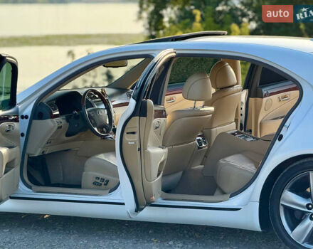 Білий Лексус ЛС, об'ємом двигуна 4.61 л та пробігом 187 тис. км за 14000 $, фото 14 на Automoto.ua