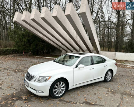 Белый Лексус ЛС, объемом двигателя 4.61 л и пробегом 167 тыс. км за 9999 $, фото 13 на Automoto.ua