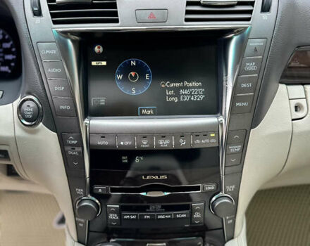 Белый Лексус ЛС, объемом двигателя 4.61 л и пробегом 167 тыс. км за 9999 $, фото 40 на Automoto.ua