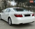 Білий Лексус ЛС, об'ємом двигуна 4.61 л та пробігом 160 тис. км за 11300 $, фото 4 на Automoto.ua