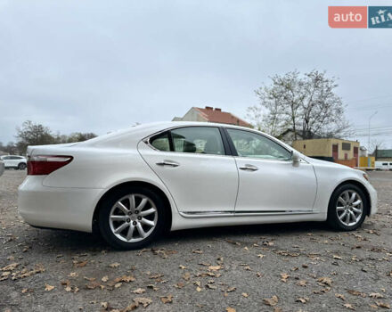 Белый Лексус ЛС, объемом двигателя 4.61 л и пробегом 167 тыс. км за 9999 $, фото 9 на Automoto.ua