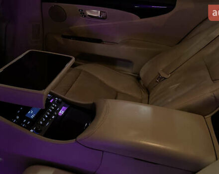 Білий Лексус ЛС, об'ємом двигуна 4.97 л та пробігом 320 тис. км за 12500 $, фото 14 на Automoto.ua