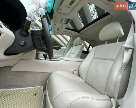 Белый Лексус ЛС, объемом двигателя 4.61 л и пробегом 167 тыс. км за 9999 $, фото 36 на Automoto.ua