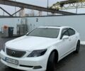 Белый Лексус ЛС, объемом двигателя 5 л и пробегом 330 тыс. км за 10500 $, фото 1 на Automoto.ua