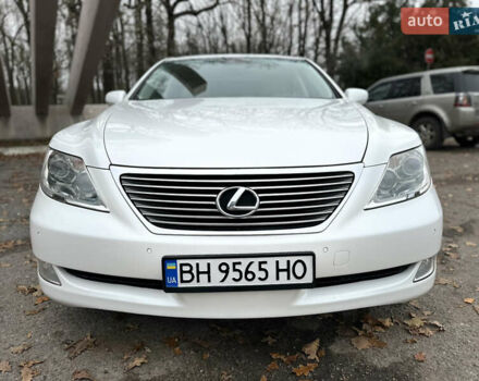 Белый Лексус ЛС, объемом двигателя 4.61 л и пробегом 167 тыс. км за 9999 $, фото 5 на Automoto.ua