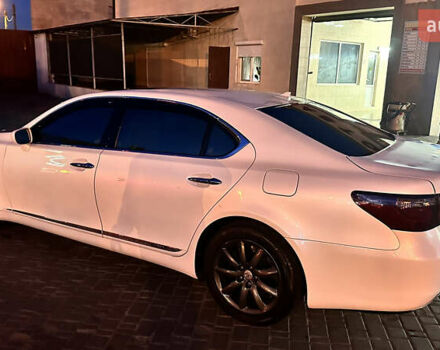 Белый Лексус ЛС, объемом двигателя 4.97 л и пробегом 326 тыс. км за 10900 $, фото 19 на Automoto.ua