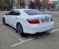 Белый Лексус ЛС, объемом двигателя 5 л и пробегом 190 тыс. км за 11500 $, фото 2 на Automoto.ua