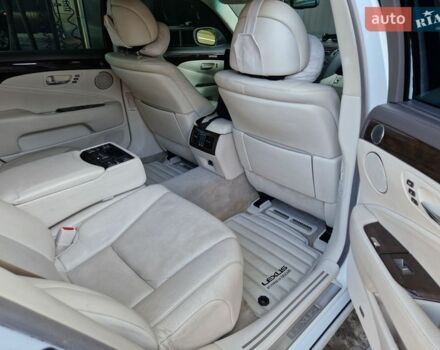 Белый Лексус ЛС, объемом двигателя 5 л и пробегом 190 тыс. км за 12250 $, фото 18 на Automoto.ua