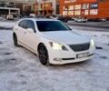 Белый Лексус ЛС, объемом двигателя 5 л и пробегом 180 тыс. км за 15000 $, фото 2 на Automoto.ua