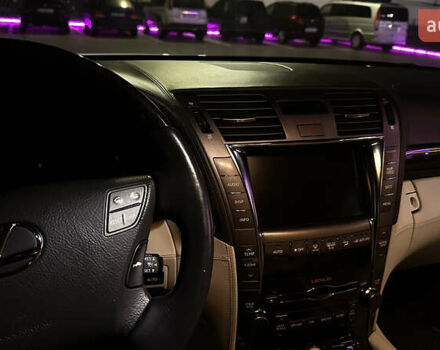 Білий Лексус ЛС, об'ємом двигуна 4.97 л та пробігом 320 тис. км за 12500 $, фото 16 на Automoto.ua