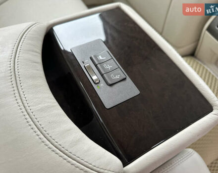 Белый Лексус ЛС, объемом двигателя 4.61 л и пробегом 167 тыс. км за 9999 $, фото 25 на Automoto.ua