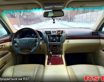 Білий Лексус ЛС, об'ємом двигуна 4.6 л та пробігом 18000 тис. км за 14500 $, фото 7 на Automoto.ua