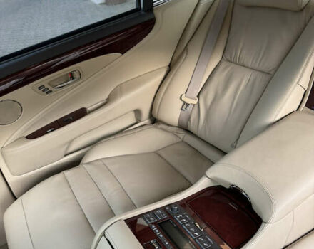 Білий Лексус ЛС, об'ємом двигуна 4.61 л та пробігом 118 тис. км за 15999 $, фото 32 на Automoto.ua