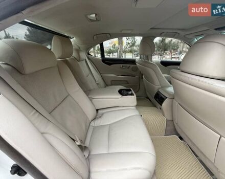 Білий Лексус ЛС, об'ємом двигуна 4.61 л та пробігом 160 тис. км за 11300 $, фото 11 на Automoto.ua