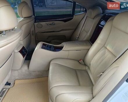 Белый Лексус ЛС, объемом двигателя 4.61 л и пробегом 204 тыс. км за 8499 $, фото 16 на Automoto.ua
