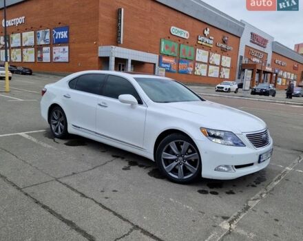 Белый Лексус ЛС, объемом двигателя 5 л и пробегом 190 тыс. км за 11500 $, фото 1 на Automoto.ua