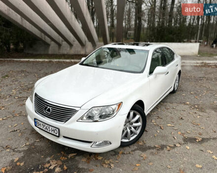 Белый Лексус ЛС, объемом двигателя 4.61 л и пробегом 167 тыс. км за 9999 $, фото 2 на Automoto.ua