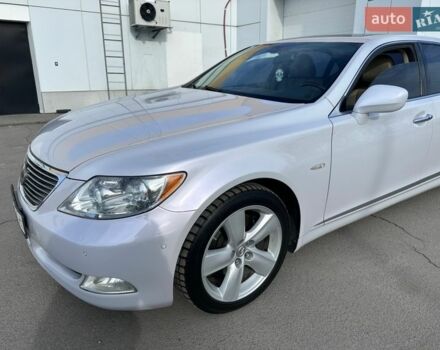 Белый Лексус ЛС, объемом двигателя 4.61 л и пробегом 233 тыс. км за 9900 $, фото 1 на Automoto.ua