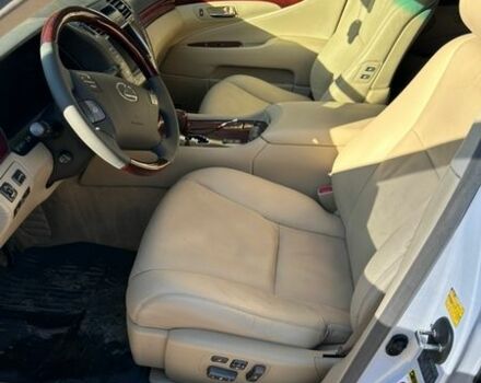 Белый Лексус ЛС, объемом двигателя 4.61 л и пробегом 233 тыс. км за 9900 $, фото 6 на Automoto.ua