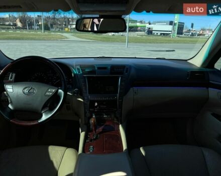 Белый Лексус ЛС, объемом двигателя 4.61 л и пробегом 226 тыс. км за 11500 $, фото 21 на Automoto.ua