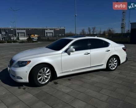 Белый Лексус ЛС, объемом двигателя 4.61 л и пробегом 226 тыс. км за 11500 $, фото 4 на Automoto.ua