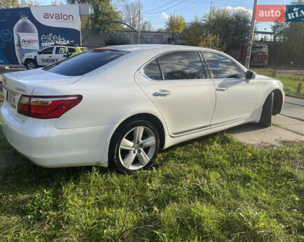 Лексус ЛС 2010 у Києві на Automoto.ua Білий Лексус ЛС, об'ємом двигуна 4.61 л та пробігом 191 тис. км за 13600 $, фото 5 на Automoto.ua