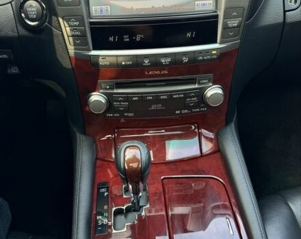 Белый Лексус ЛС, объемом двигателя 4.6 л и пробегом 71 тыс. км за 20600 $, фото 14 на Automoto.ua