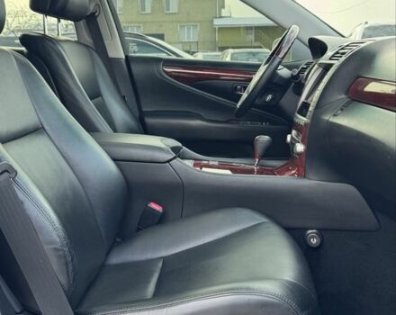 Белый Лексус ЛС, объемом двигателя 4.6 л и пробегом 71 тыс. км за 20600 $, фото 21 на Automoto.ua