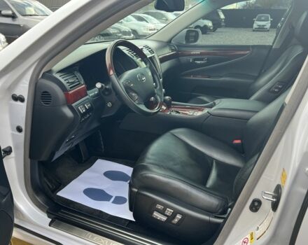 Білий Лексус ЛС, об'ємом двигуна 4.6 л та пробігом 71 тис. км за 19900 $, фото 16 на Automoto.ua