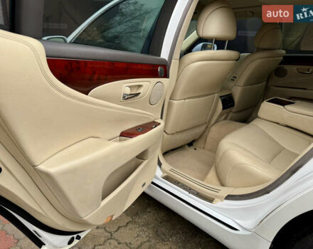 Білий Лексус ЛС, об'ємом двигуна 4.6 л та пробігом 241 тис. км за 14500 $, фото 14 на Automoto.ua