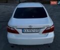 Белый Лексус ЛС, объемом двигателя 4.61 л и пробегом 185 тыс. км за 15000 $, фото 4 на Automoto.ua