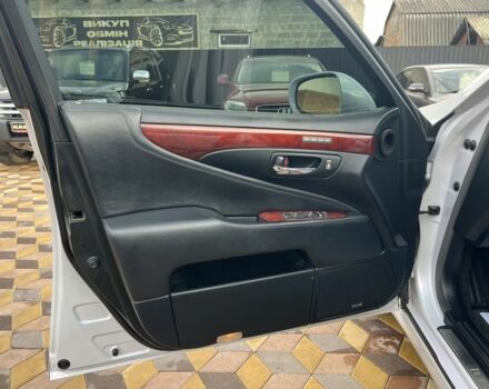 Білий Лексус ЛС, об'ємом двигуна 4.6 л та пробігом 71 тис. км за 19900 $, фото 15 на Automoto.ua