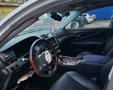 Білий Лексус ЛС, об'ємом двигуна 4.6 л та пробігом 90 тис. км за 5500 $, фото 19 на Automoto.ua