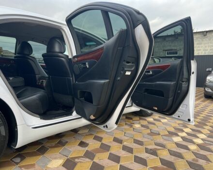 Білий Лексус ЛС, об'ємом двигуна 4.6 л та пробігом 71 тис. км за 19900 $, фото 9 на Automoto.ua