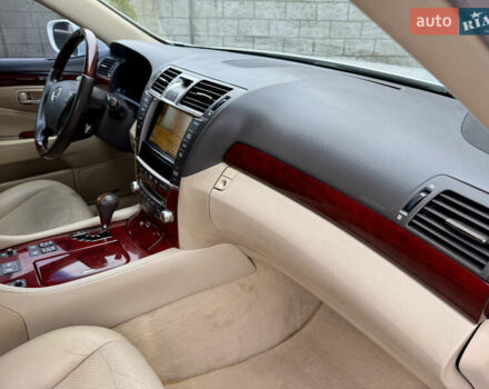 Білий Лексус ЛС, об'ємом двигуна 4.6 л та пробігом 241 тис. км за 14500 $, фото 6 на Automoto.ua