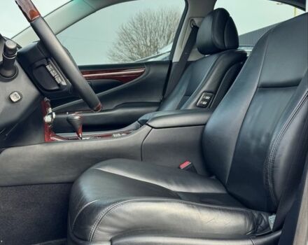 Белый Лексус ЛС, объемом двигателя 4.6 л и пробегом 71 тыс. км за 20600 $, фото 12 на Automoto.ua