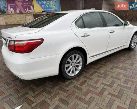 Белый Лексус ЛС, объемом двигателя 4.6 л и пробегом 142 тыс. км за 16300 $, фото 11 на Automoto.ua