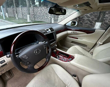 Белый Лексус ЛС, объемом двигателя 4.61 л и пробегом 173 тыс. км за 12999 $, фото 29 на Automoto.ua