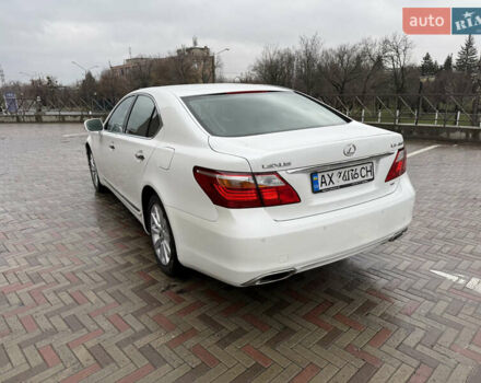 Белый Лексус ЛС, объемом двигателя 4.6 л и пробегом 142 тыс. км за 15900 $, фото 13 на Automoto.ua