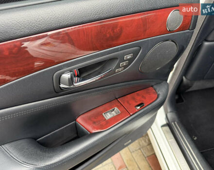 Белый Лексус ЛС, объемом двигателя 4.6 л и пробегом 142 тыс. км за 16300 $, фото 2 на Automoto.ua