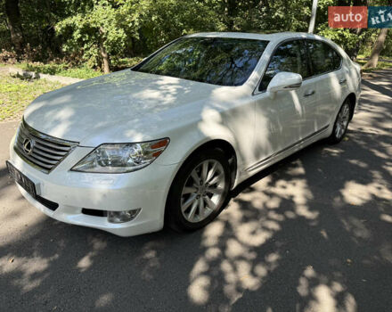 Білий Лексус ЛС, об'ємом двигуна 0 л та пробігом 141 тис. км за 17300 $, фото 1 на Automoto.ua