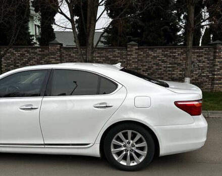 Белый Лексус ЛС, объемом двигателя 4.61 л и пробегом 173 тыс. км за 12999 $, фото 4 на Automoto.ua