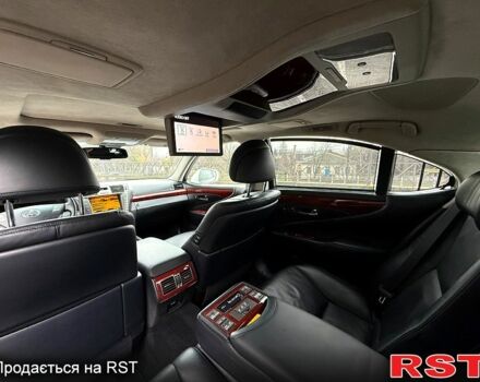 Белый Лексус ЛС, объемом двигателя 4.6 л и пробегом 141 тыс. км за 16500 $, фото 8 на Automoto.ua