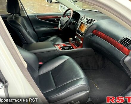 Белый Лексус ЛС, объемом двигателя 4.6 л и пробегом 141 тыс. км за 16500 $, фото 9 на Automoto.ua