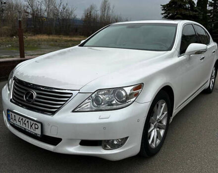 Білий Лексус ЛС, об'ємом двигуна 4.61 л та пробігом 173 тис. км за 13999 $, фото 16 на Automoto.ua