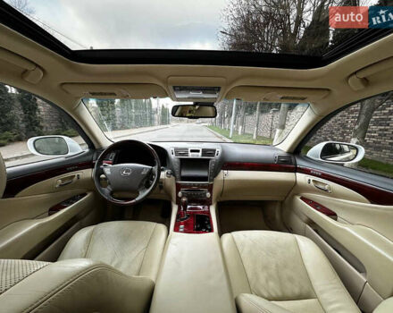 Белый Лексус ЛС, объемом двигателя 4.61 л и пробегом 173 тыс. км за 12999 $, фото 28 на Automoto.ua